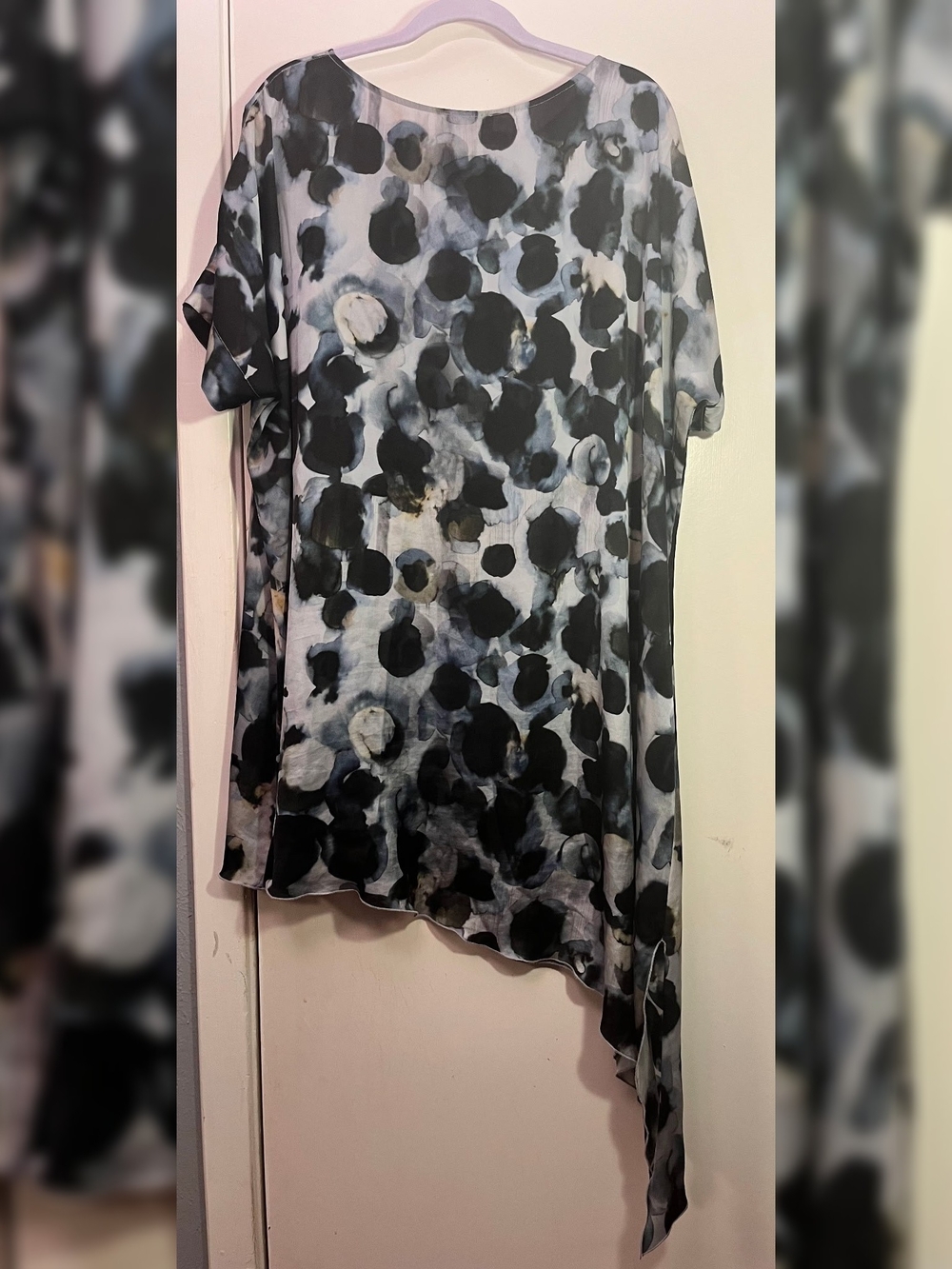 Asymmetrical Black & Gray Dot-Print Tunic